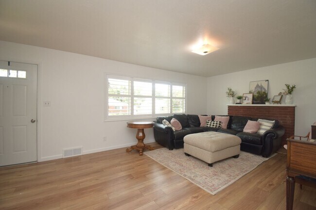 Building Photo - Cute 3 Bed 1.5 Bath home in Ogden!!!