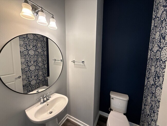 Building Photo - 12970 Brookside Moss Dr