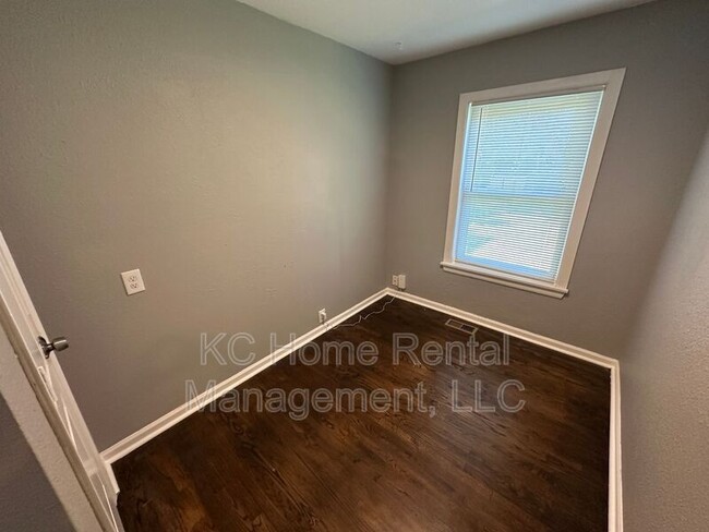 Building Photo - 10742 Blue Ridge Blvd