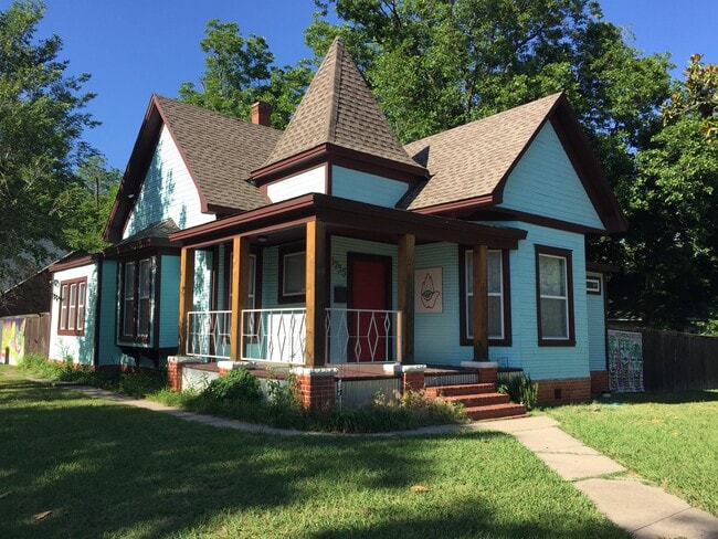 Building Photo - 1735 NW 13th St