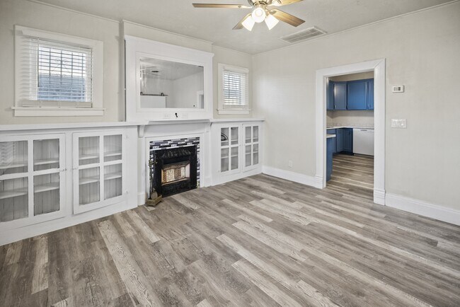 Building Photo - 3418 Yandell Dr