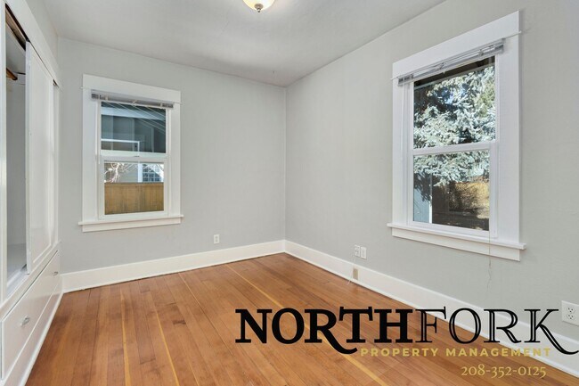 Building Photo - North End Home Available 3/1