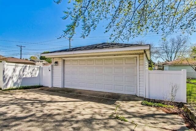 Building Photo - 509 N Willow Rd