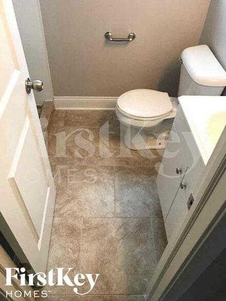 Building Photo - 430 E Clark St