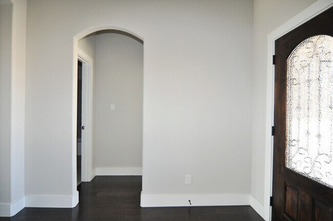 Building Photo - Fantastic 4-3-3 in Weatherford, Azle ISD!