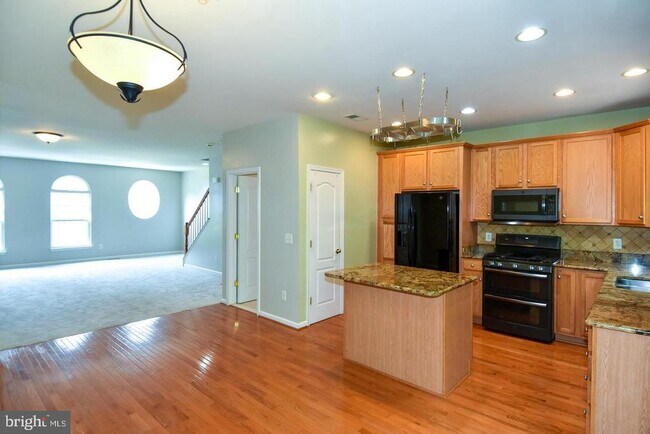 Building Photo - 7810 Locust Leaf Ln