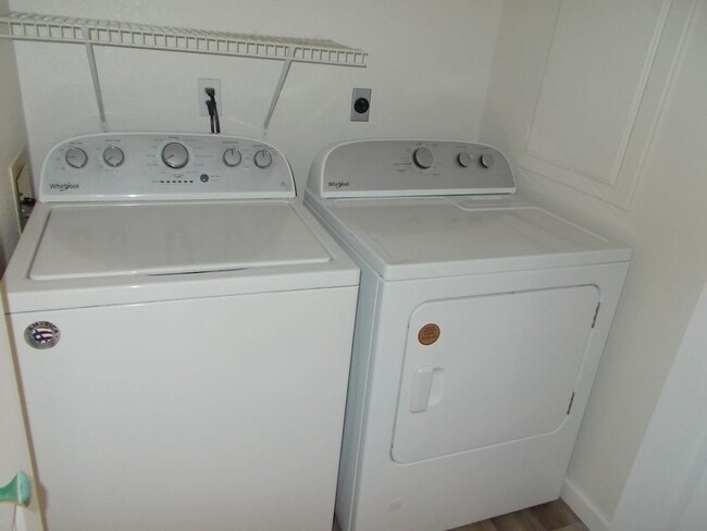 Building Photo - Charming 1 Bedroom, 1 Bath Home in a Well-Maintained HOA Community