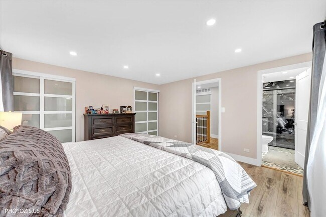 Building Photo - 1111 Plum Grove Cir