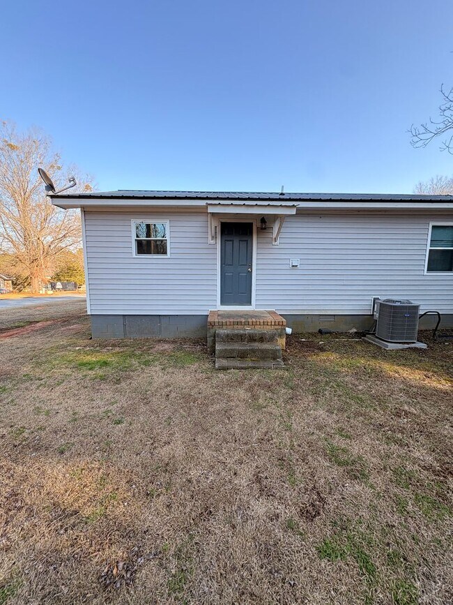 Building Photo - 195 Nunnally St