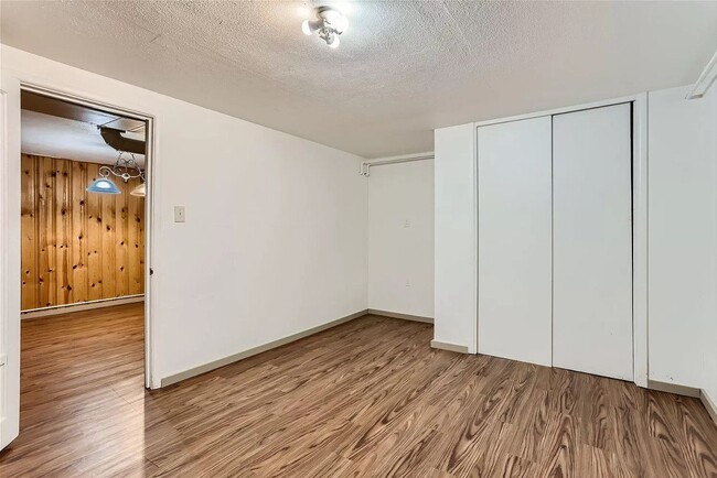 Building Photo - Beautiful 2 Bedroom 1 Bath With Bonus Room...