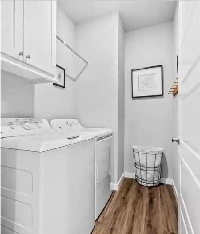 Building Photo - Come live in this brand new duplex in the heart of NWA