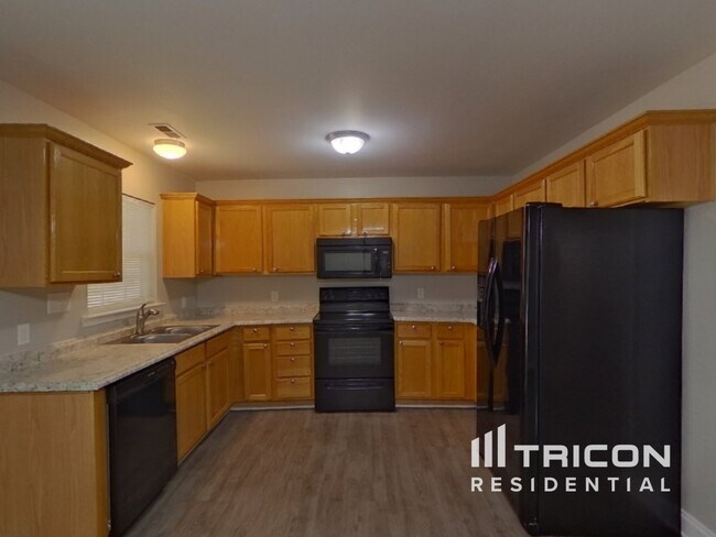 Building Photo - 941 Lynnview Ct