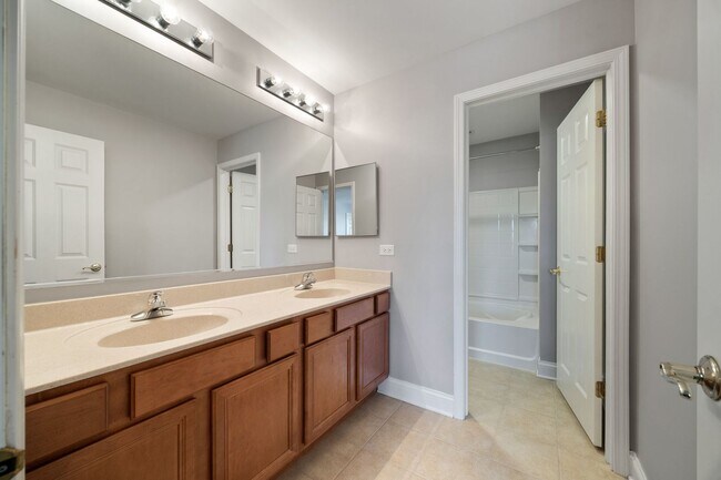 Building Photo - 408 N White Deer Trail