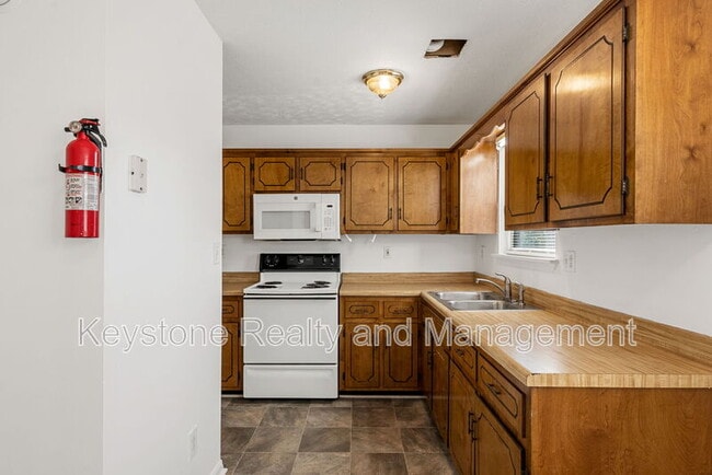 Building Photo - 1375 Thompsonville Ln
