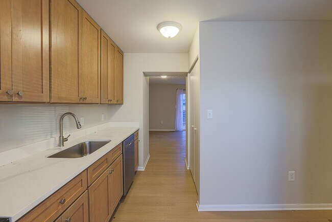 Building Photo - Rosedale 3BR 1/5 Bath now Available!!