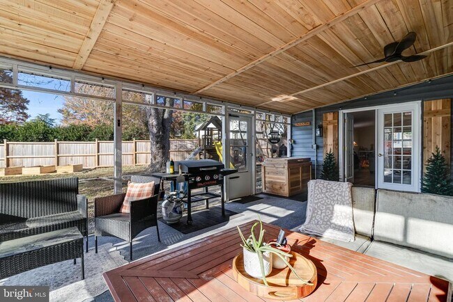 Building Photo - 40905 Spring House Ln