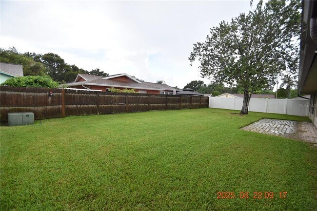 Building Photo - 1455 Ridgelane Cir S