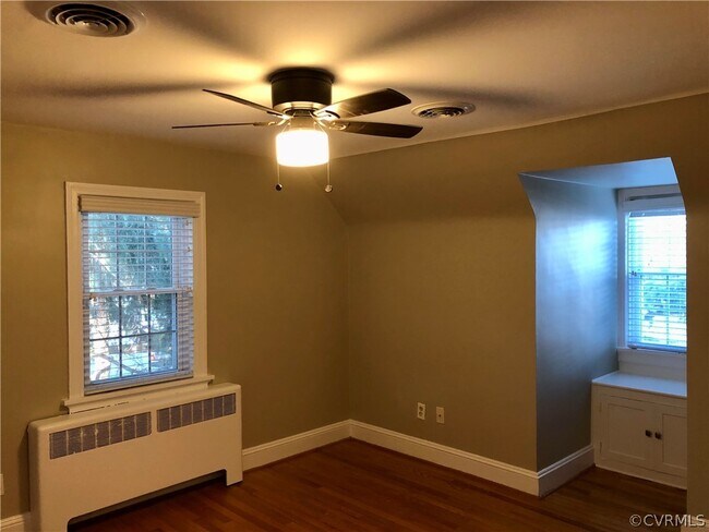 Building Photo - 208 Woodlawn Ave