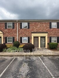 Building Photo - 2530 E North St