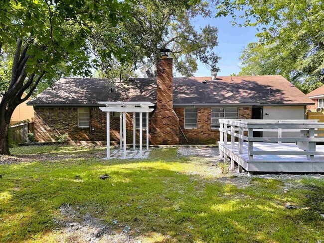 Building Photo - 5209 Yale Rd