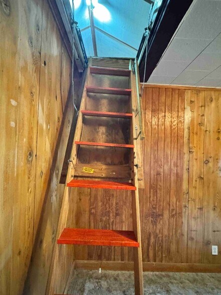 Building Photo - 811 Flower Creek Rd