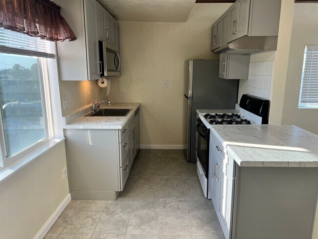 Building Photo - Delta Living