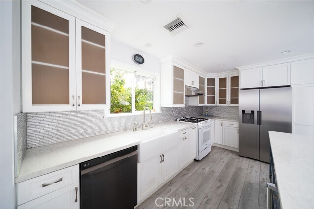 Building Photo - 22149 Victory Blvd