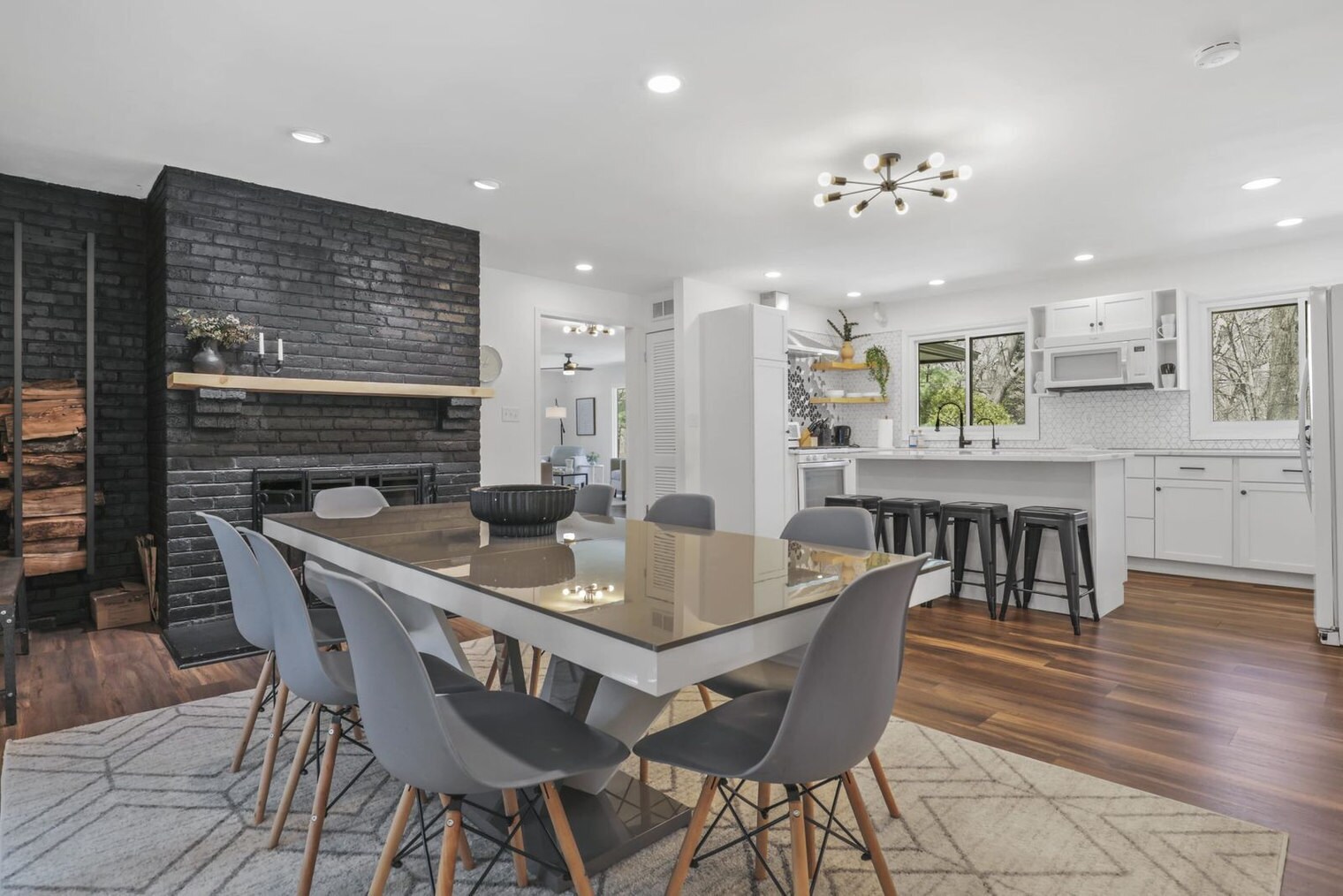 Building Photo - 5488 Fernwood Ln