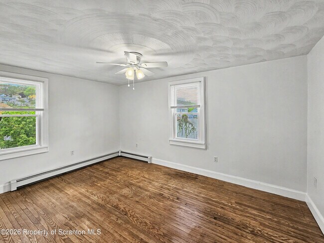 Building Photo - 814 Price St