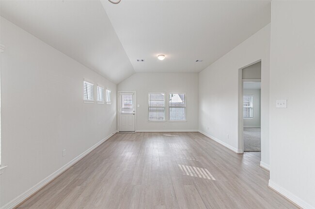 Building Photo - 7431 Sail Hl Dr