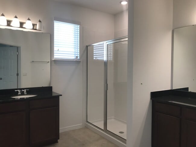 Building Photo - 12886 Westside Vlg Lp