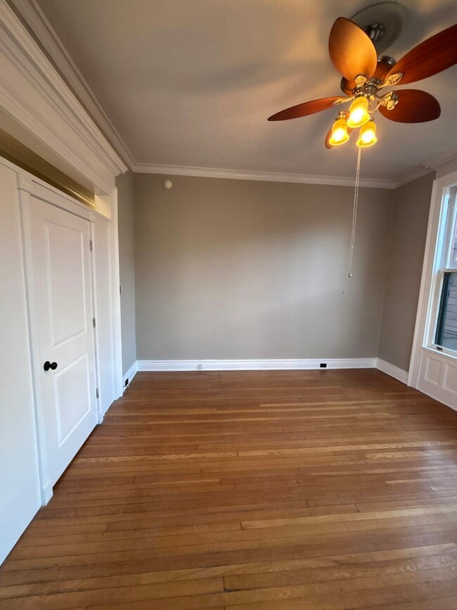 Building Photo - 509 Monroe Ave