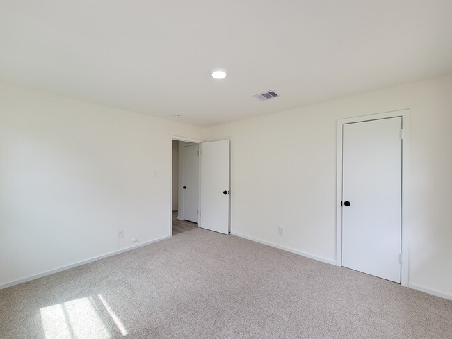 Building Photo - 301 Cypress St