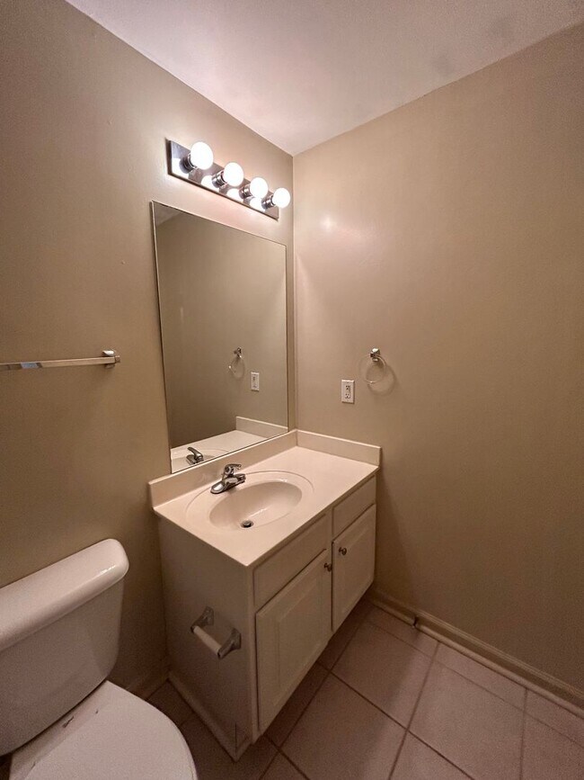 Building Photo - Two Bedrooms Available in this Three Bedroom Flat, Female Applicants!