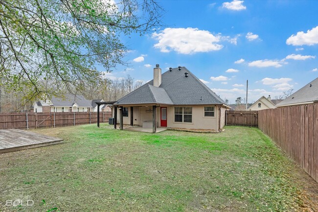 Building Photo - Great Home on Corner Lot with Pool - Pets OK