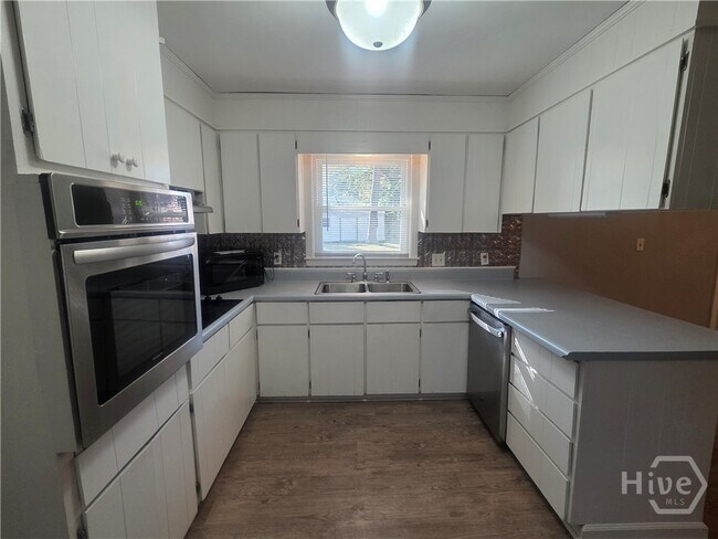 Building Photo - 213 Westwood Dr