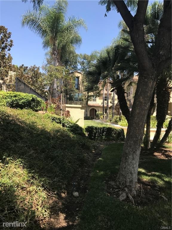 Building Photo - 2 br, 3 bath Townhome - 2481 Wagner St Unit 8