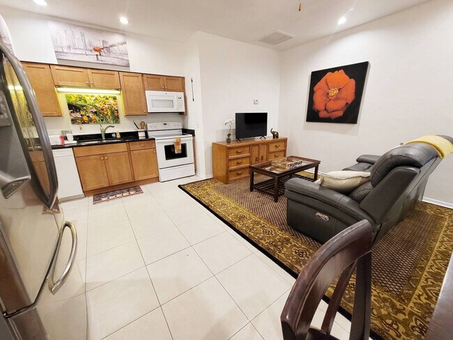 Primary Photo - 408 NW 5th Ave