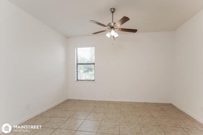 Building Photo - 945 SW 6th Pl