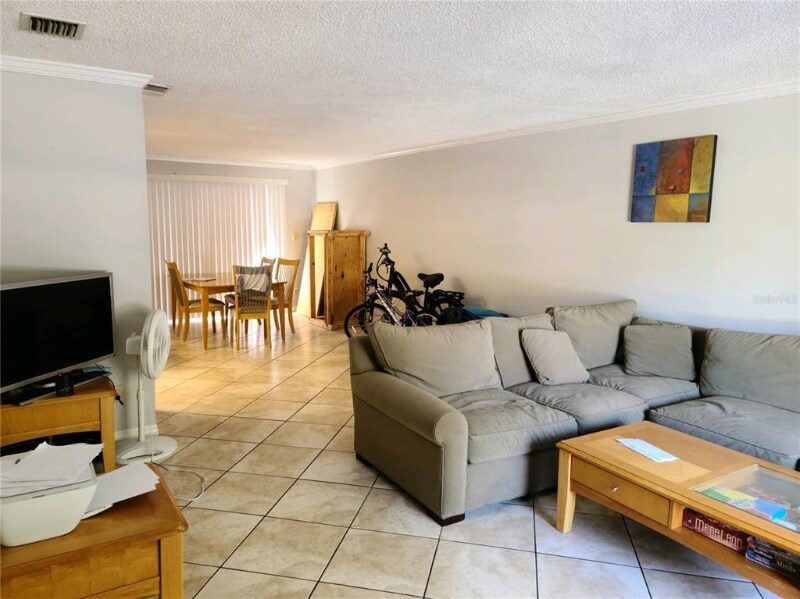 Building Photo - 313 Amherst Ave