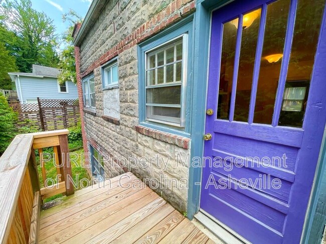 Building Photo - 35 Dunwell Ave