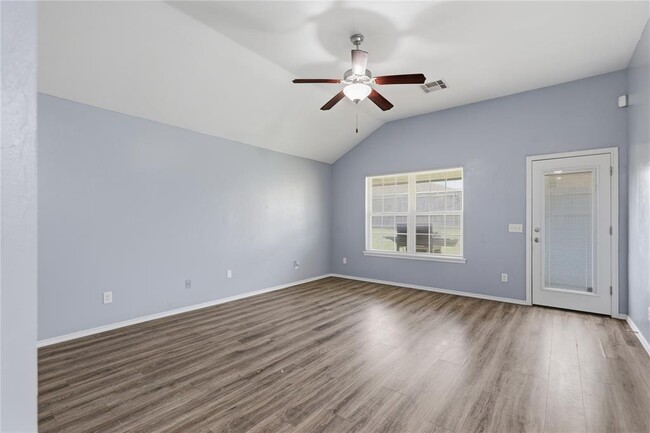 Building Photo - 605 Inverleith Cir
