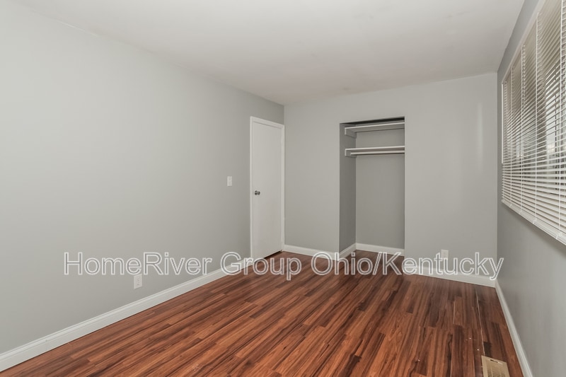 Building Photo - 10735 Invicta Ct