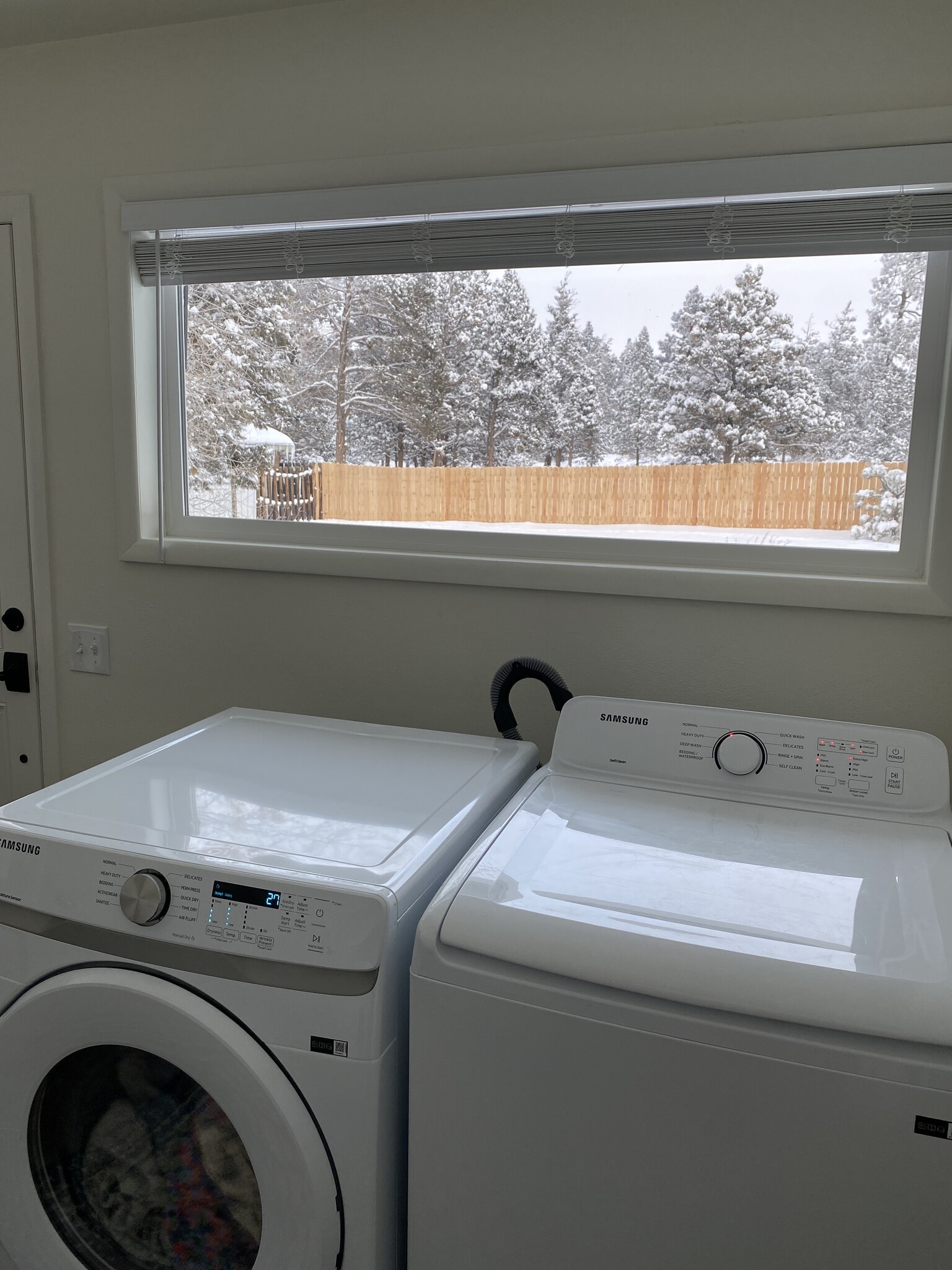 Building Photo - 600 NE 12th St