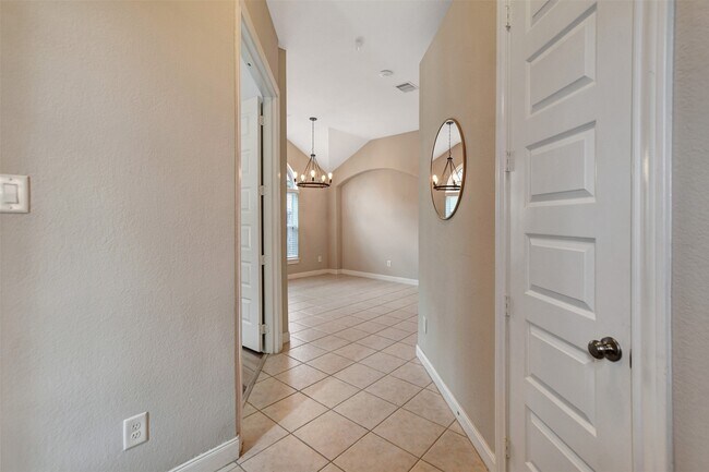 Building Photo - 22610 Birch Ridge Meadow Dr