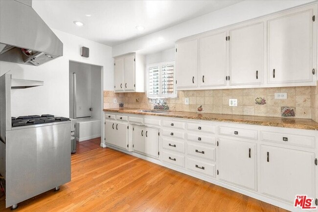 Building Photo - 3707 Edenhurst Ave