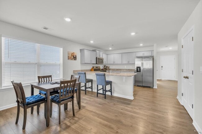 Building Photo - 116 Antler Crk Ln