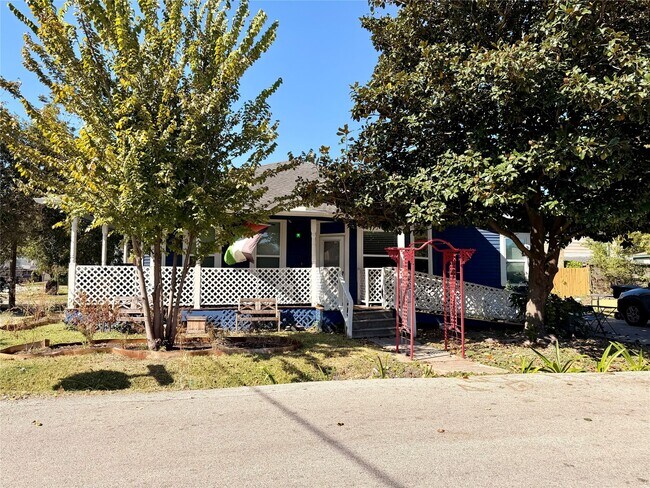 Building Photo - 4919 Walker St