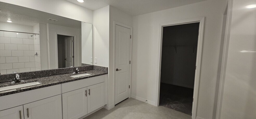 Building Photo - 4384 Fabulous Finch Ln