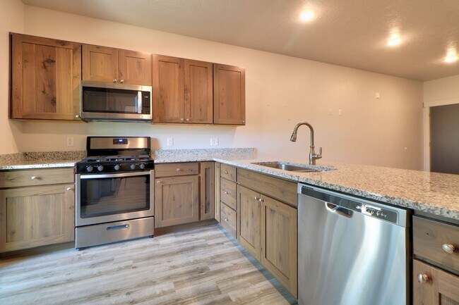 Building Photo - 67 E 500 S